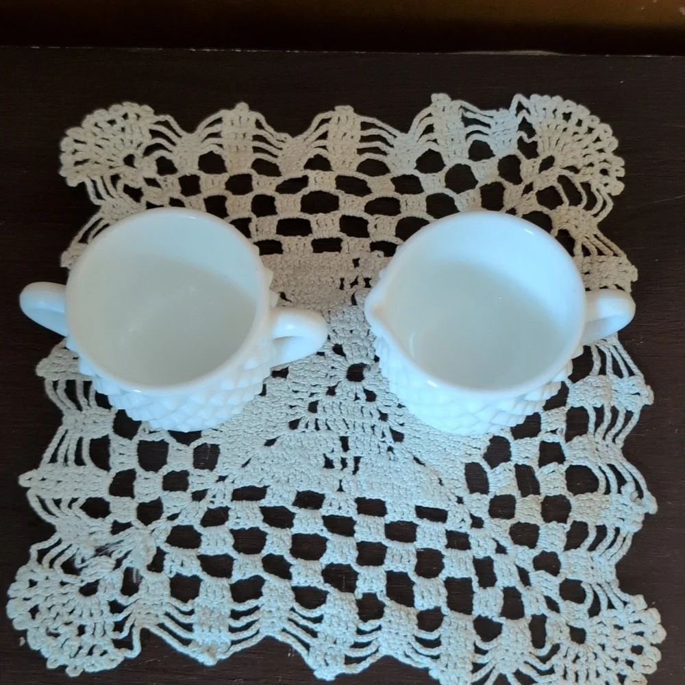 Fenton hobnail white